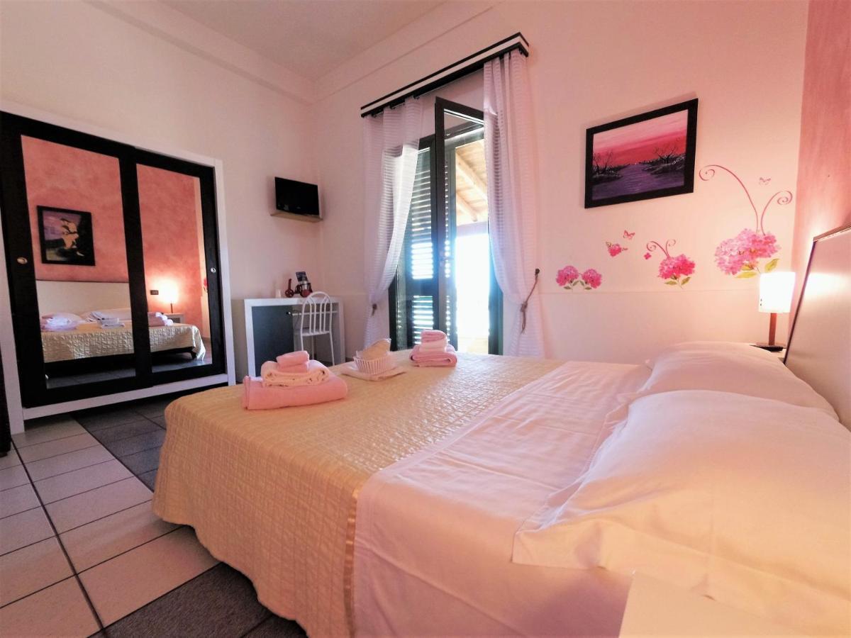 Hotel Alba Chiara Sant'Andrea Salento エクステリア 写真