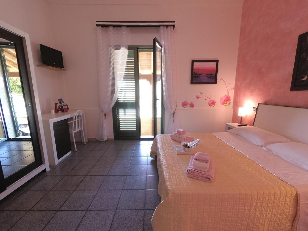 Hotel Alba Chiara Sant'Andrea Salento エクステリア 写真