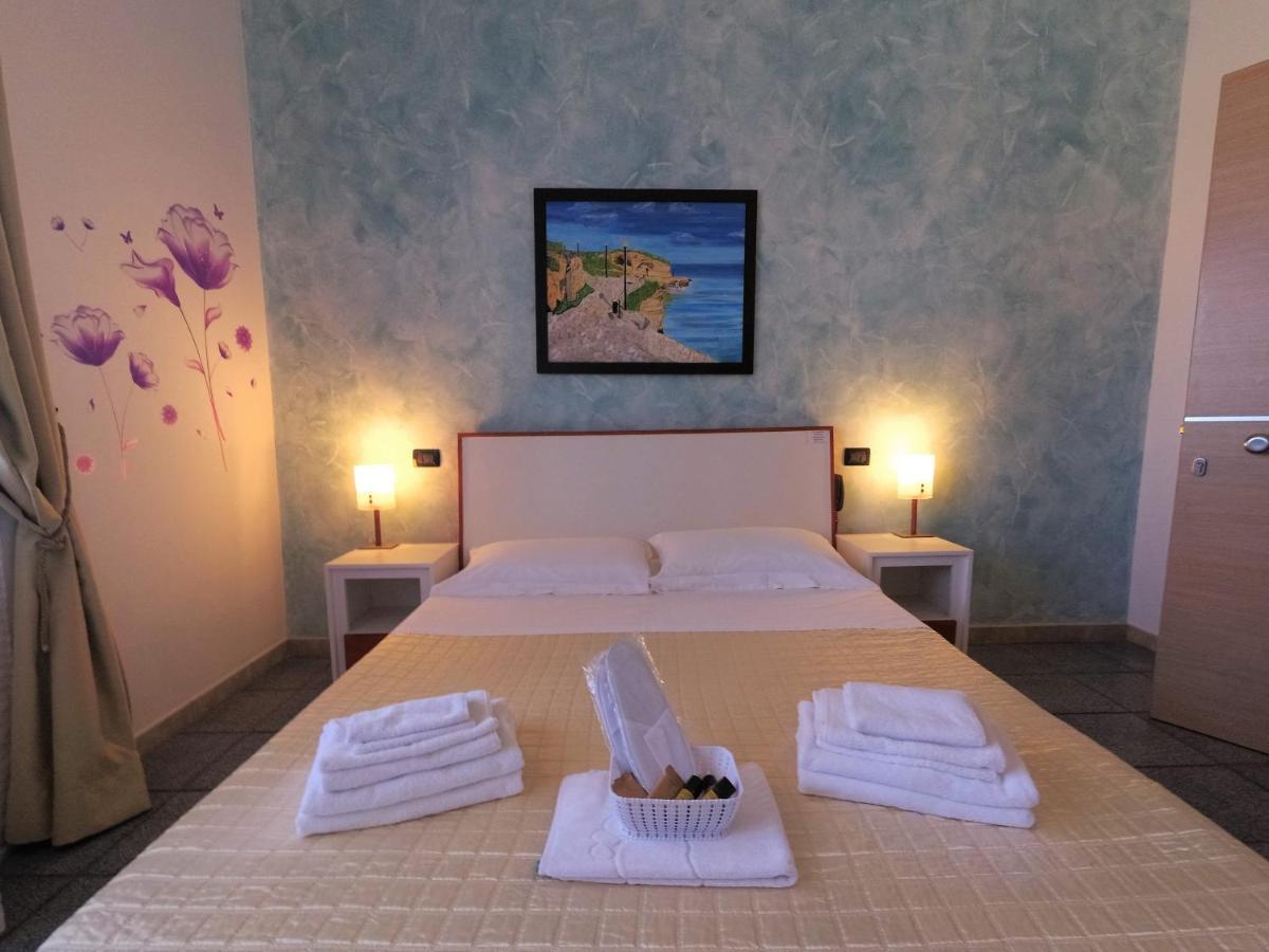 Hotel Alba Chiara Sant'Andrea Salento エクステリア 写真