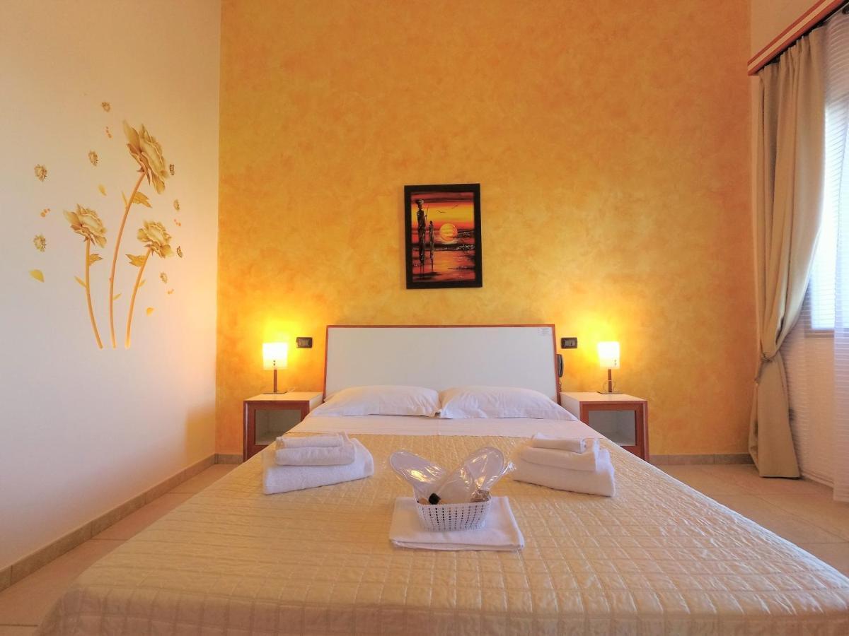 Hotel Alba Chiara Sant'Andrea Salento エクステリア 写真
